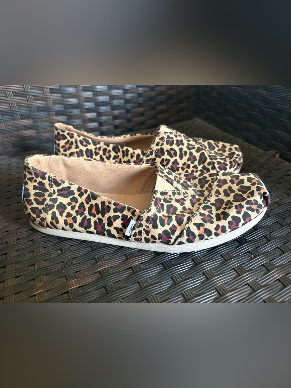 TOMS Women's Leopard Animal Print Canvas Slip-On Flats Round Toe US 7